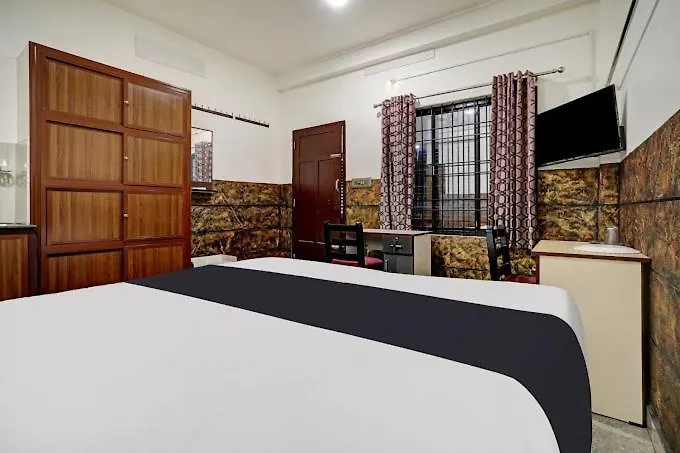 Pk Residency Hotel Kochi 2*,